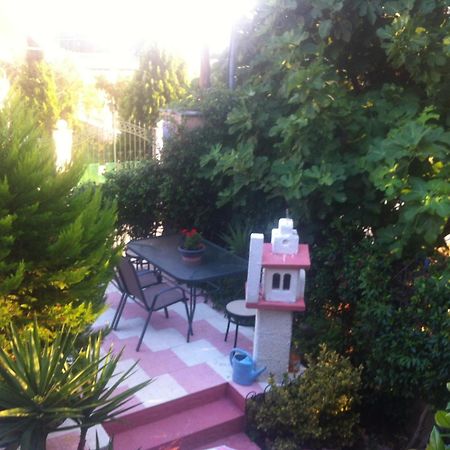 Roses Apartments Michaniona Dış mekan fotoğraf