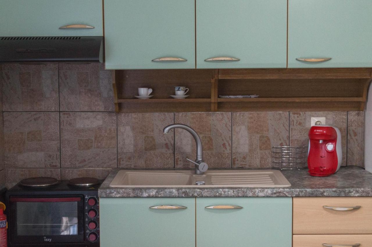 Roses Apartments Michaniona Dış mekan fotoğraf