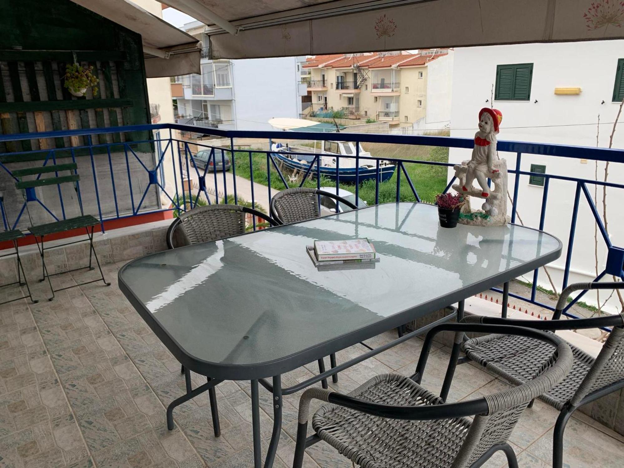 Roses Apartments Michaniona Dış mekan fotoğraf