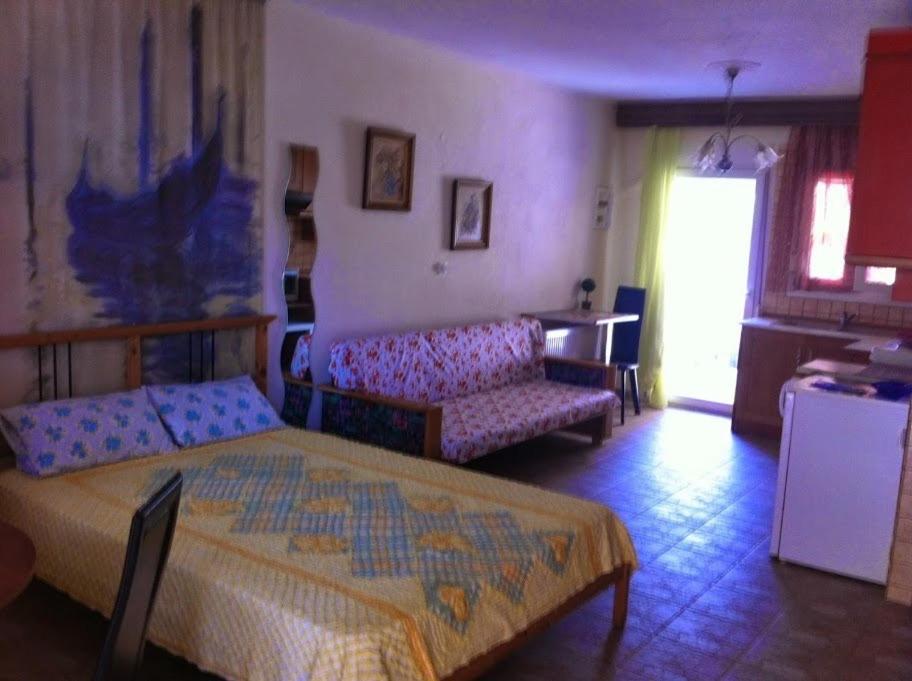 Roses Apartments Michaniona Dış mekan fotoğraf